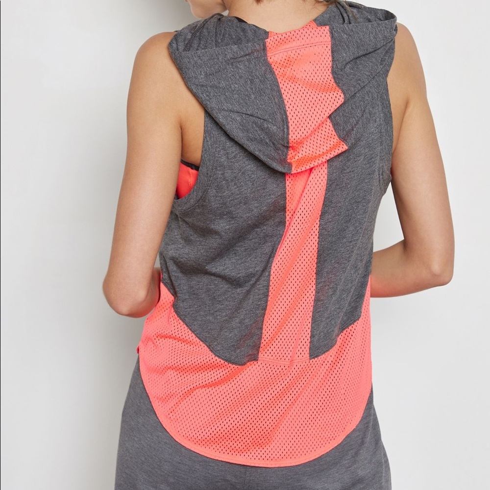 UA Hooded Muscle Tank